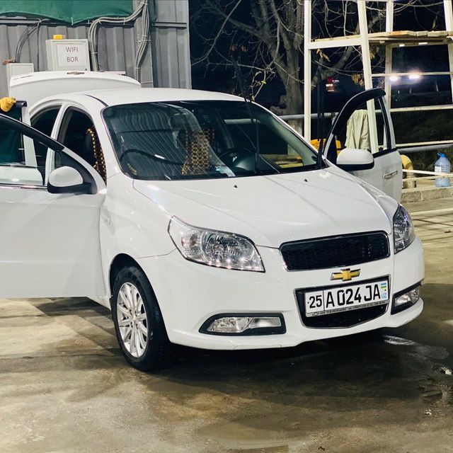 Nexia3   2pozitsya 2019 yil 245ming probeg 2ta joyida petnosi bor