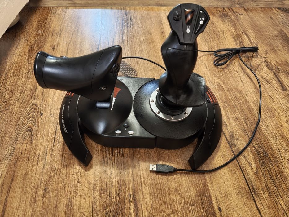 Controller joystick maneta flight simulator Thrustmaster Hotas X