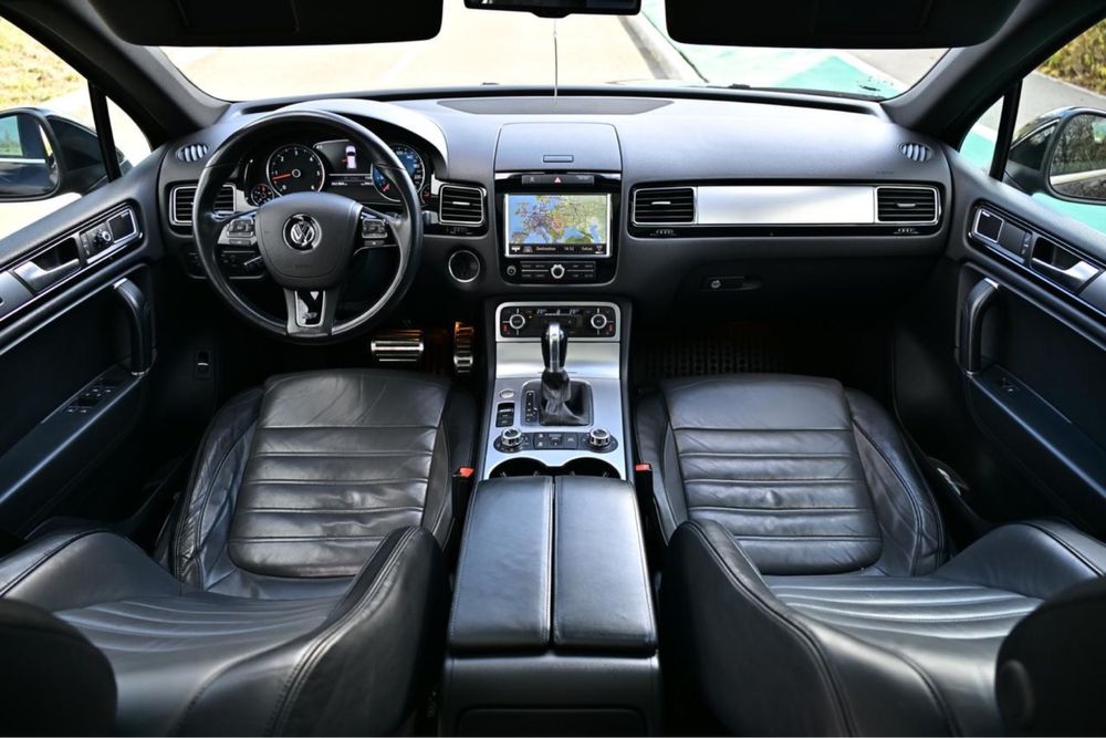 Volkswagen Touareg 3.0 TDI 245cp 4x4 R-Line Int/Ext Camere360*