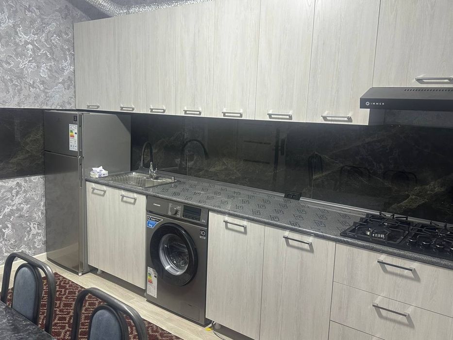 Водник массивда 3хонали хонадон ижарага берилади.