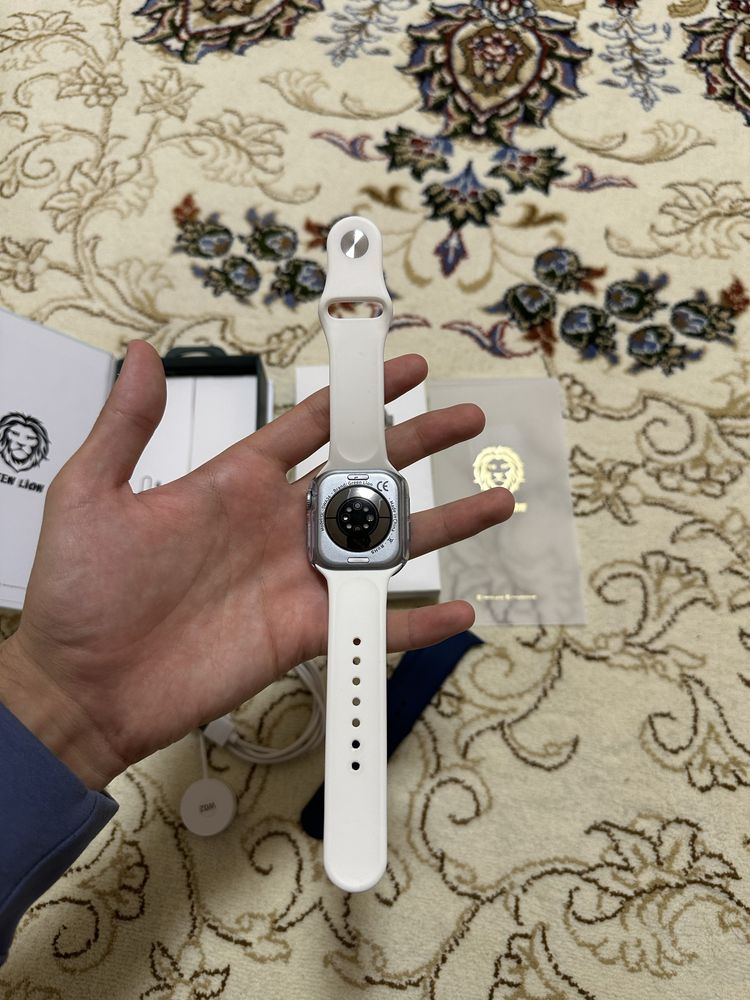 Green lion smart watch