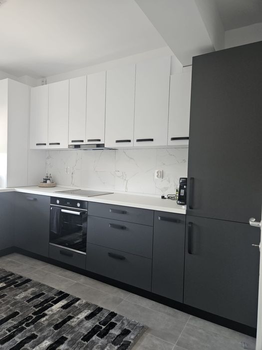 Inchiriez apartament