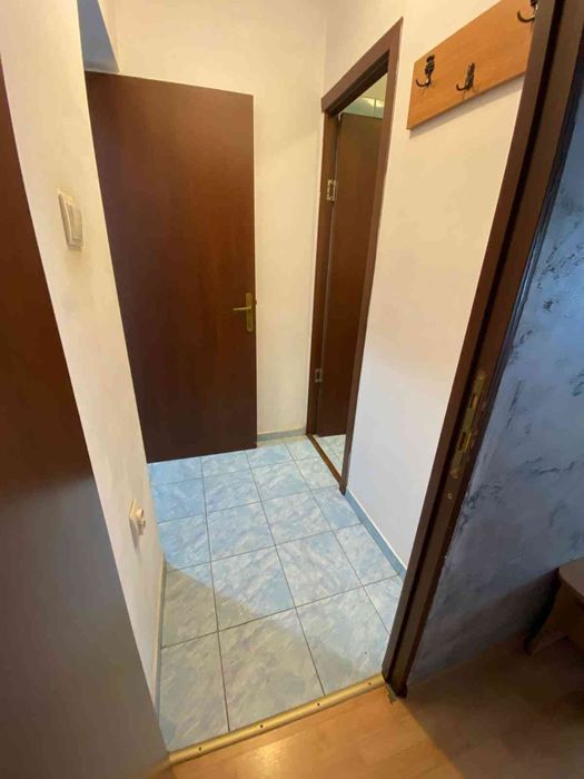 Garsonieră de închiriat, Inel -Baba Novac