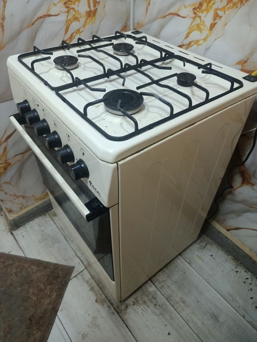 Продам газовую плиту