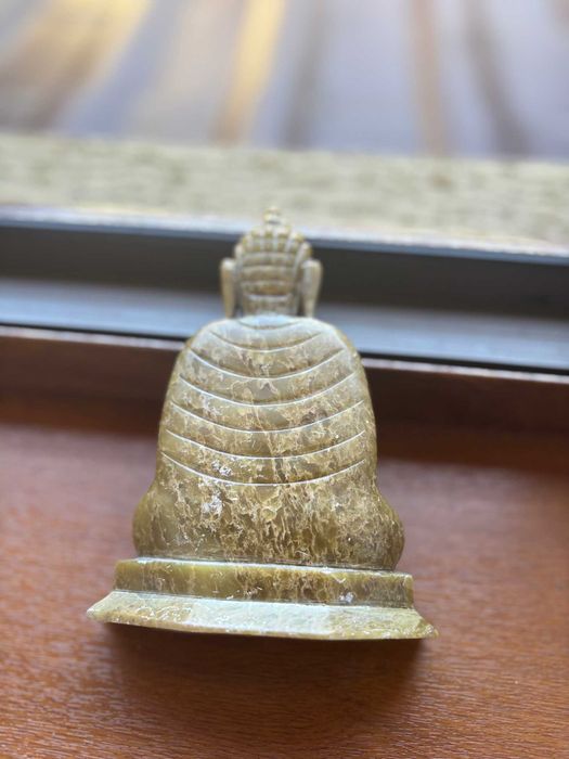 Frumoasă statuetă cu Buddha/piatră naturală/16cm×12cm/1,120kg.