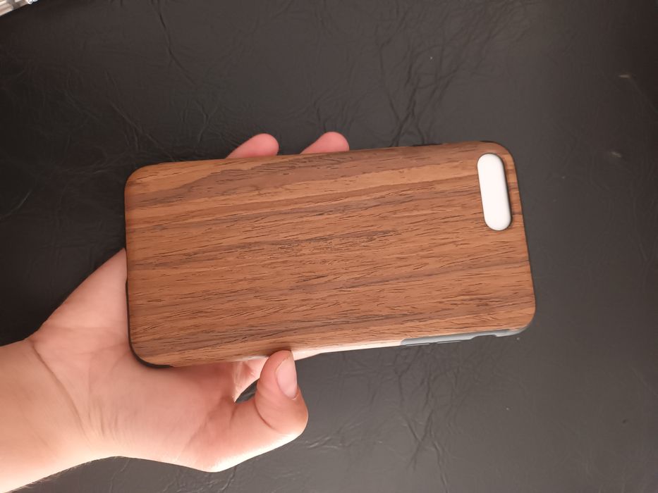 telefonul este bun doar că este avocat și prețul este ăsta