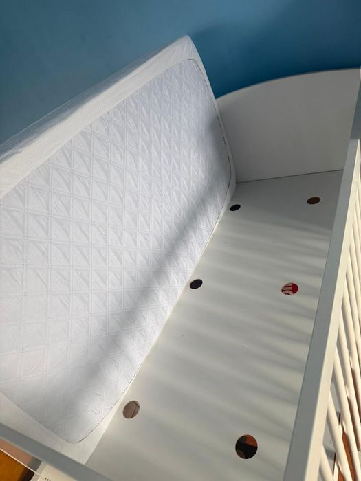 Pătuț din lemn pentru bebe