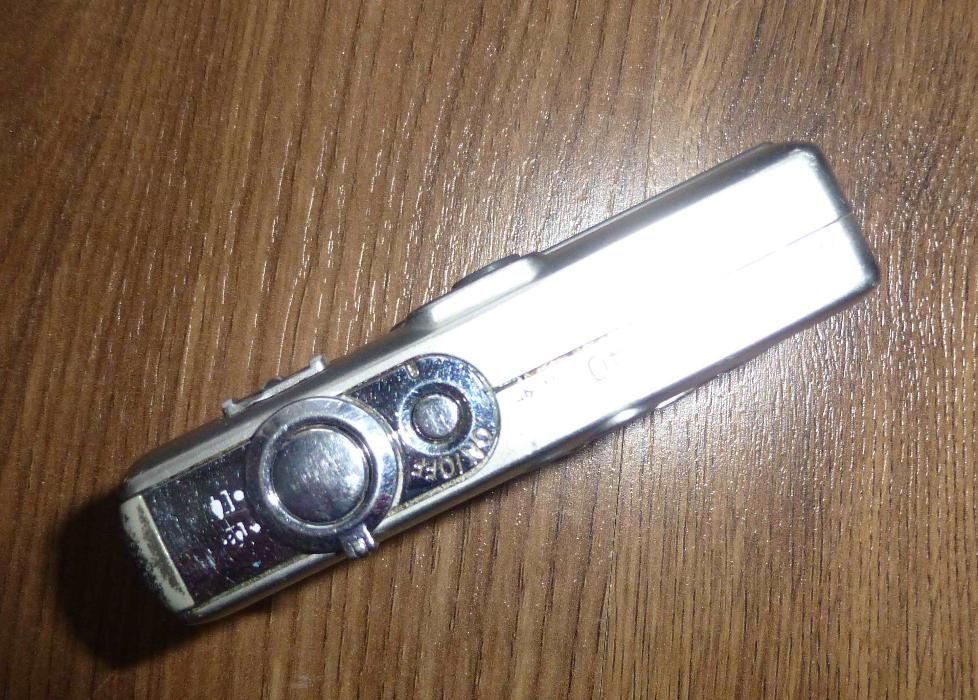 фотоапарат CANON IXUS 40 за части
