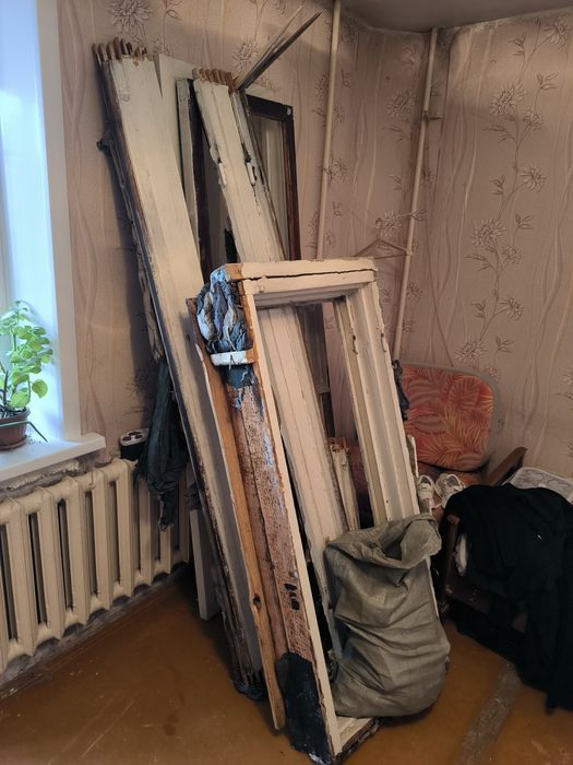 Дрова или же окна и двери, кухня