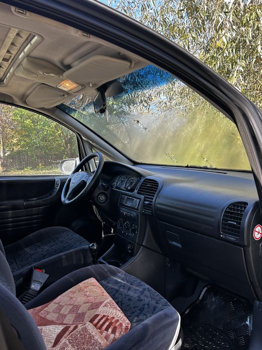 De vânzare autovehicul Opel Zafira A