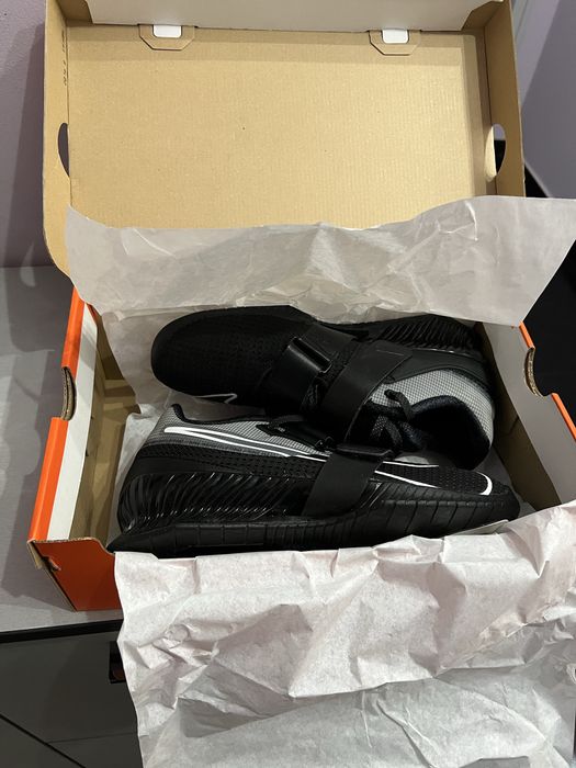 NIKE щангети 39/24.5см. Почти НОВИ