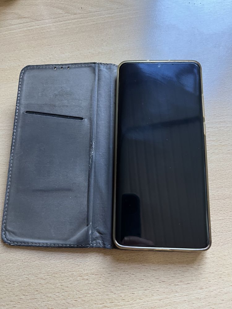 Продавам huawei p30 перфектен