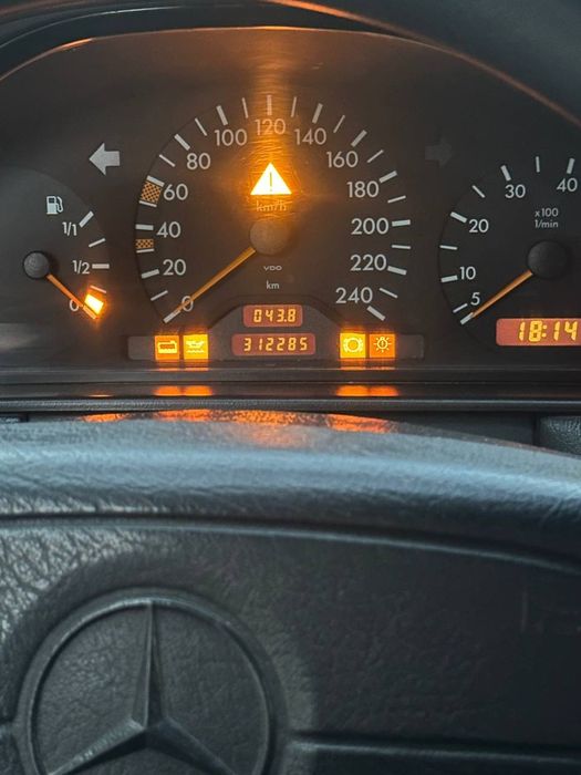 Автомобил сотилади