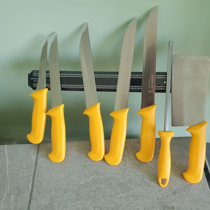 Комплект професионални немски месарски ножове,