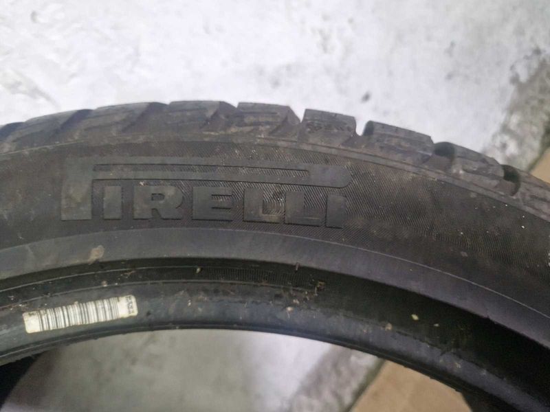 1 брой Pirelli R17 215/45/ 
зимна гуми 
DOT3918