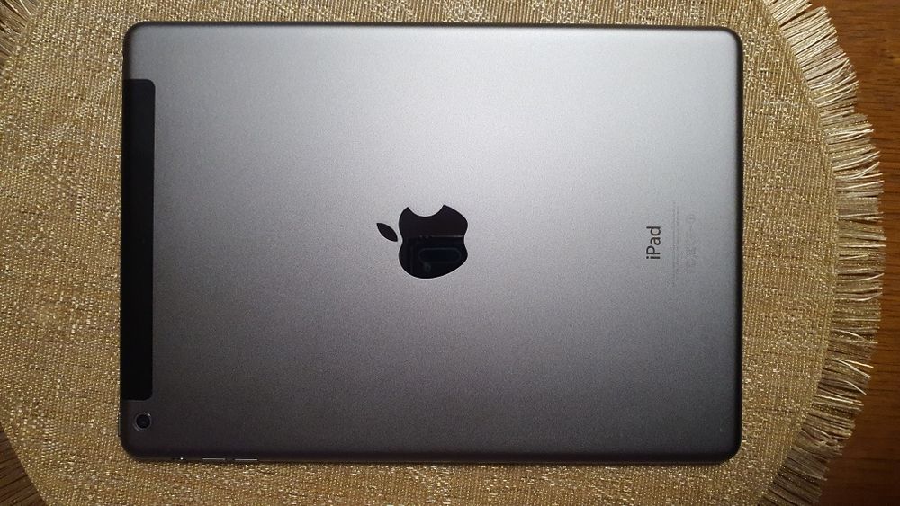 Tabletă Apple iPad Model A1475