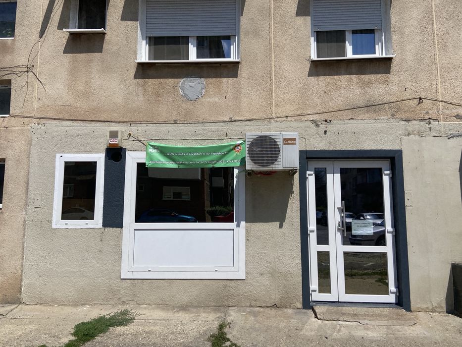 Inchiriez in Resita, zona "POLITIE", spatiu comercial.