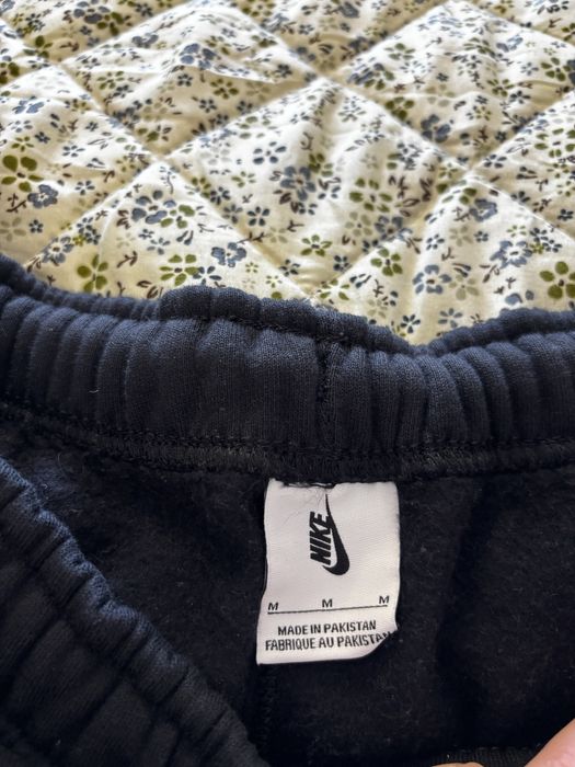 Продавам- Анцунг Nike Solo Swoosh