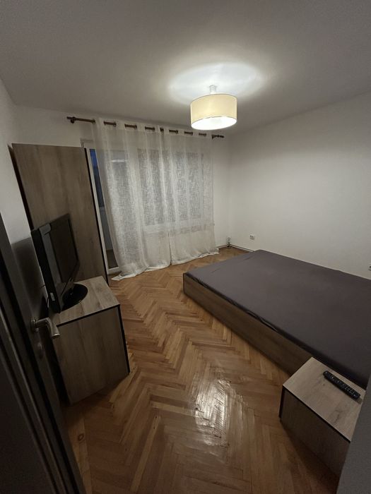 Inchiriez apartament 3 camere