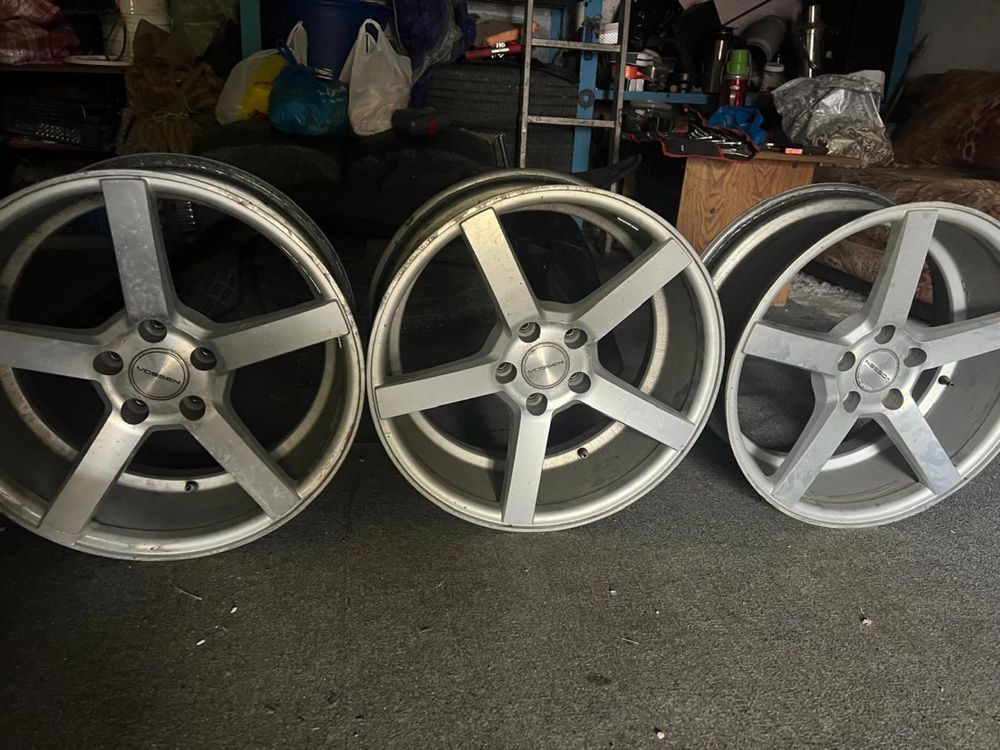 Продам три диска R 18 VOSSEN