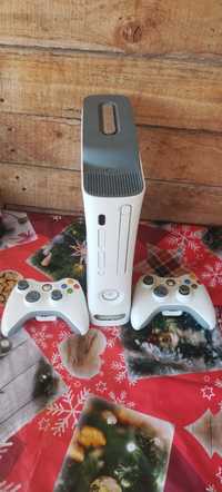 Xbox 360 Phat White Deluxe Edition 20 de GB HDD cu peste 20 de jocuri