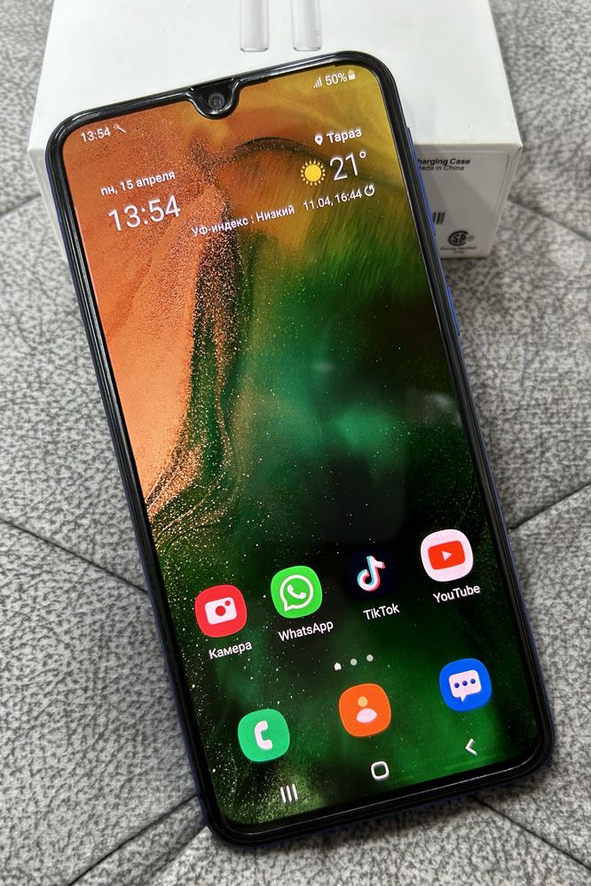 Продам Samsung A40