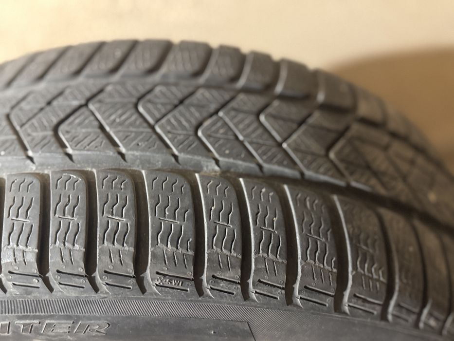 Зимни гуми PIRELLI Sottozero 3, 225/60 R18 100H