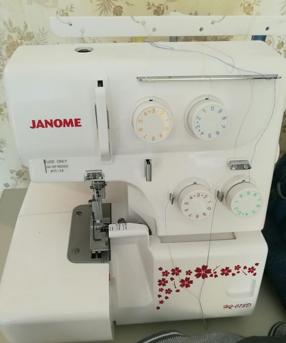 Срочно Продается новая оверлочная машина Janome
