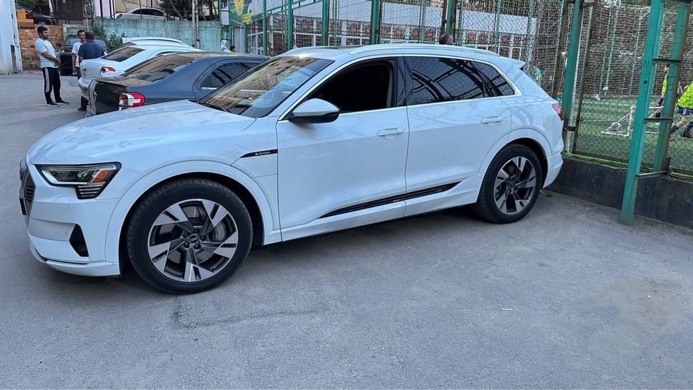 Ауди e-tron 50, 2022 йил, 35000 пробег