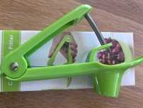 Aparat pentru scos samburi cirese, visine, masline, Plastic/inox verde
