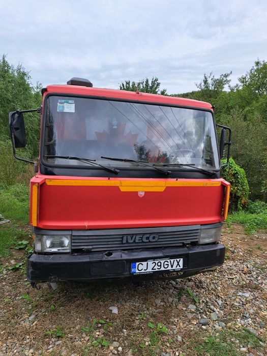 Vând Iveco basculabil