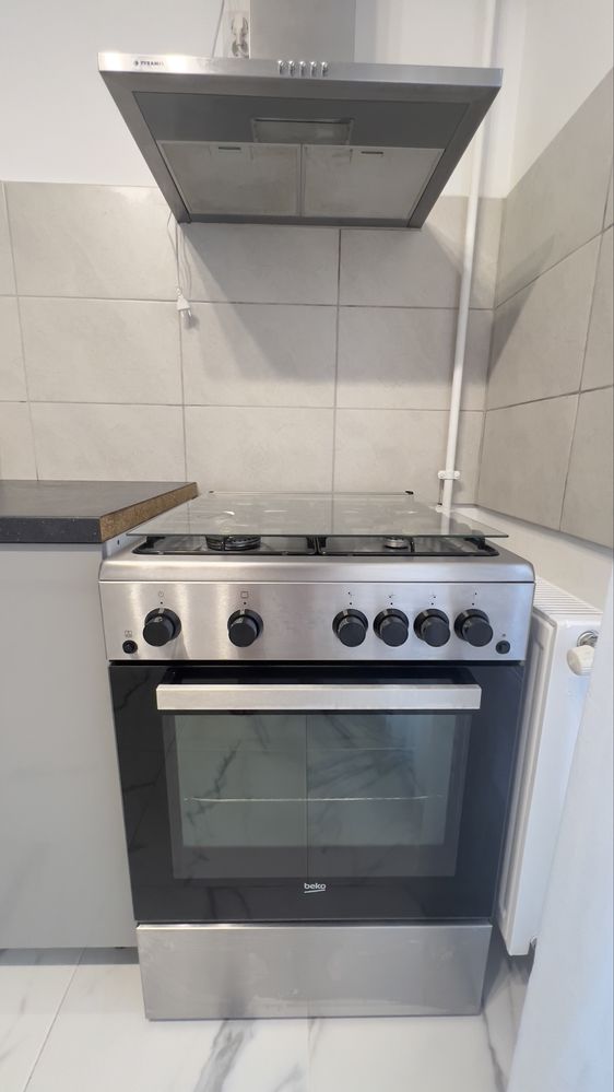 Vand mobilier si electrocasnice bucatarie