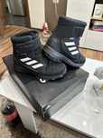 adidas почти нови