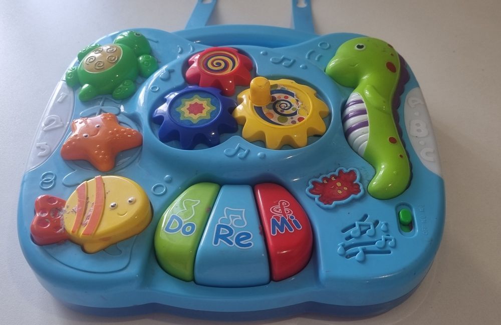 Продается музыкальная игрушка