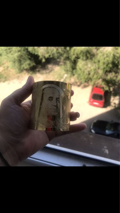 Продам новый браслет с долларом