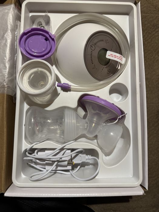 Помпа за кърма и раница за бебешка количка