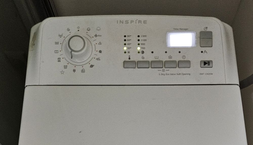 Пералня с горно зареждане Electrolux