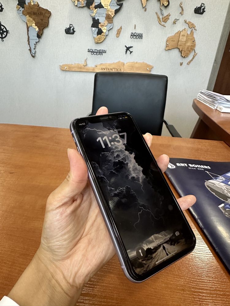IPhone 11 , 126 GB