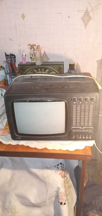 Продам советский телевизор 15000 тенге.