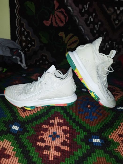 ghete nike Sneakers Lebron Witness IV size 42,5