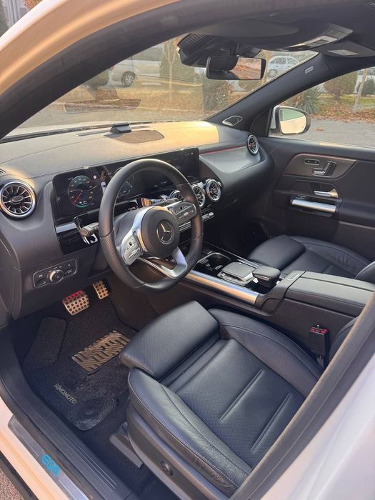 Mercedes benz eqa 250