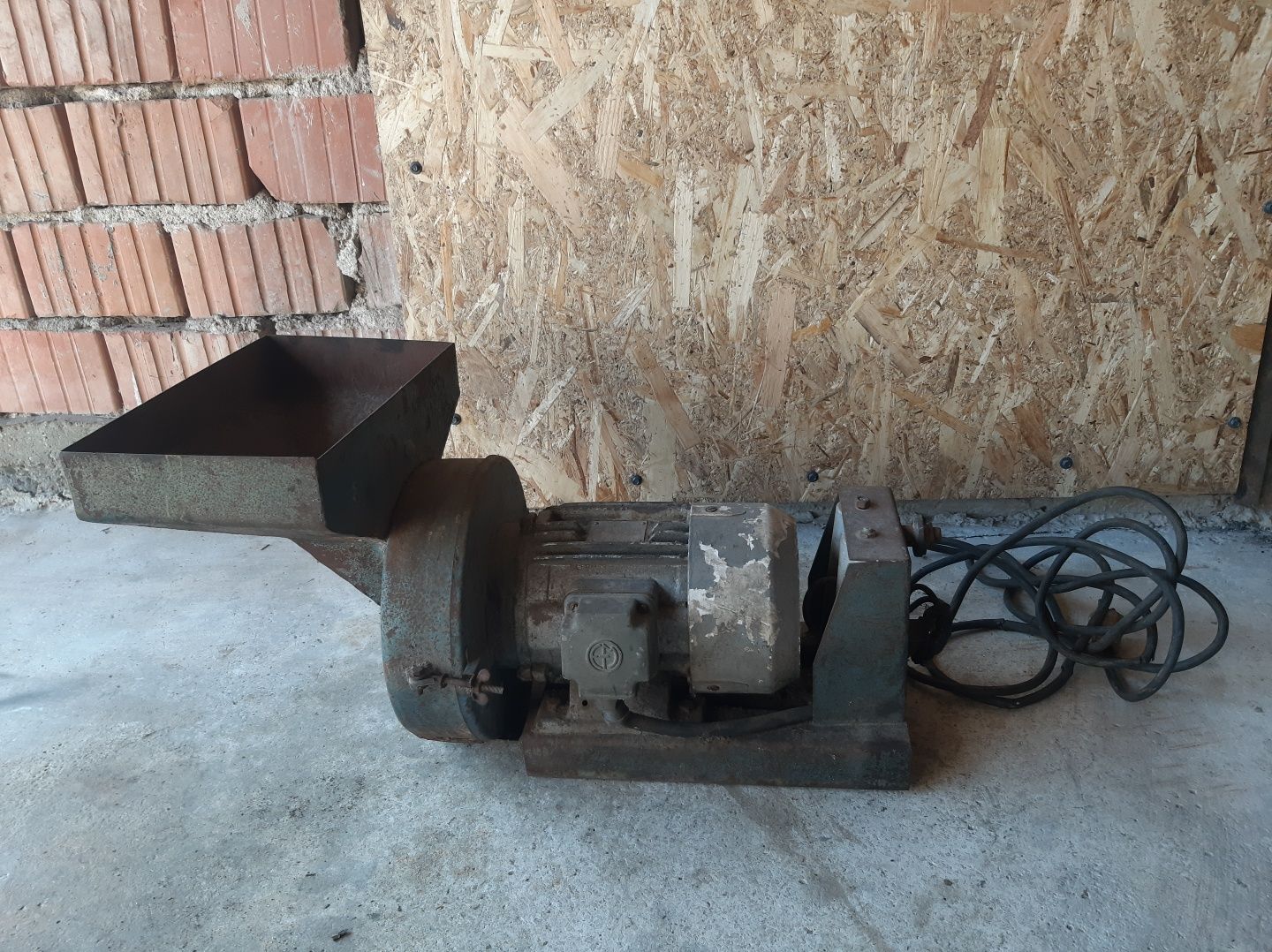 Moara romaneasca 1,5kw menghina aparat de sudura