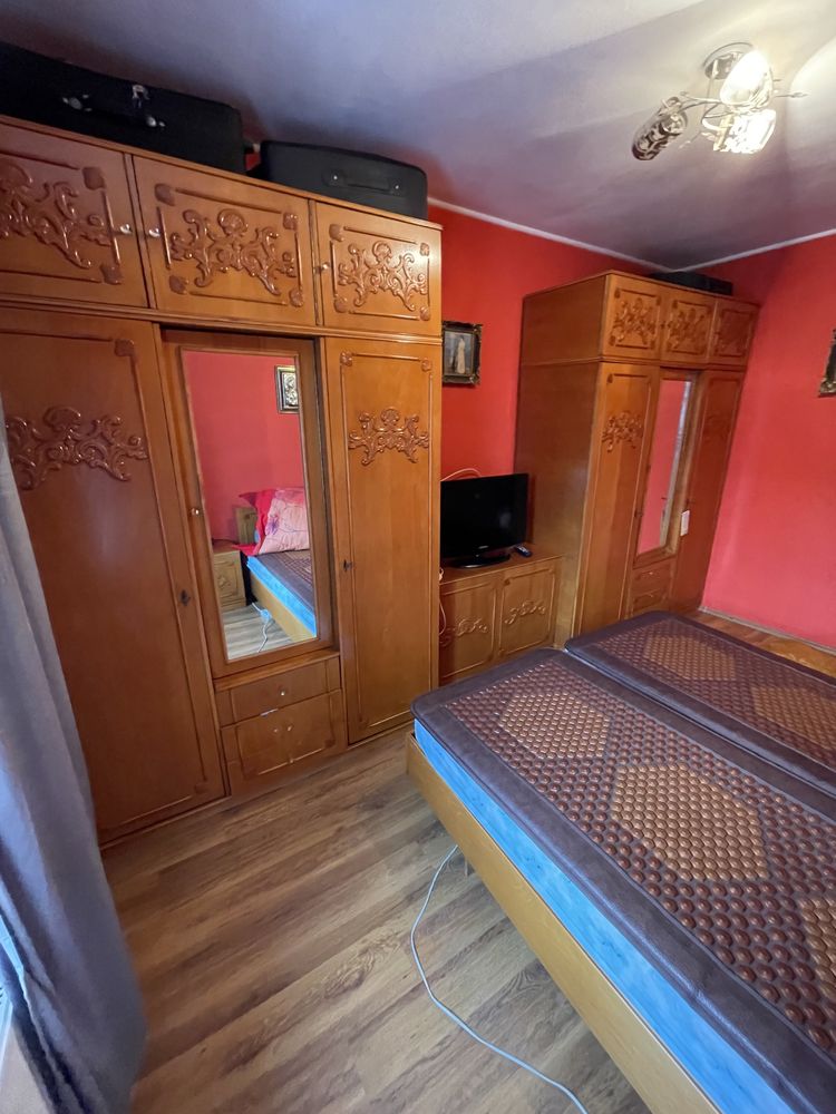 Vand mobila de dormitor si saltele Ceragem cu jad 2 buc
