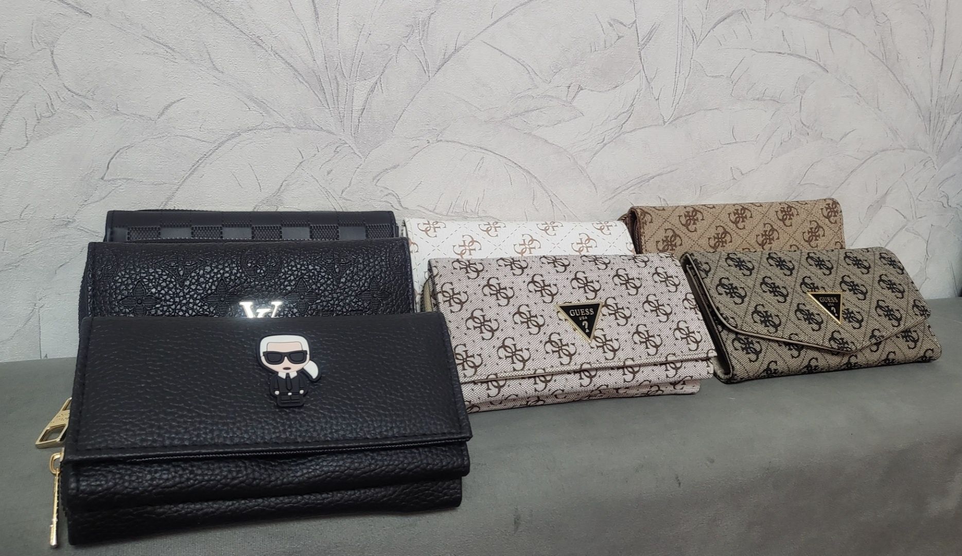 Guess, LV портмонета и клъч