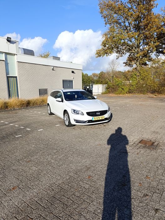 Volvo V60 Plug-in Hybrid AWD Full Option