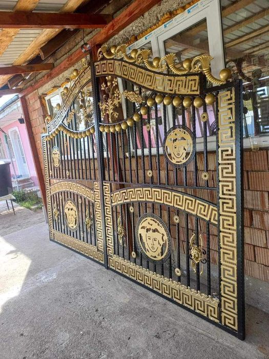 Porți și garduri din fier forjat