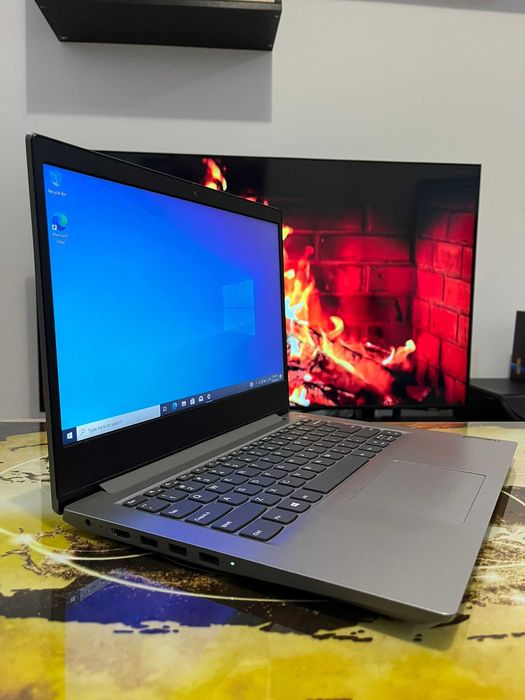 Laptop Slim Lenovo , AMD Ryzen 5 , 8 Gb RAM , 256 GB SSD , FULL HD
