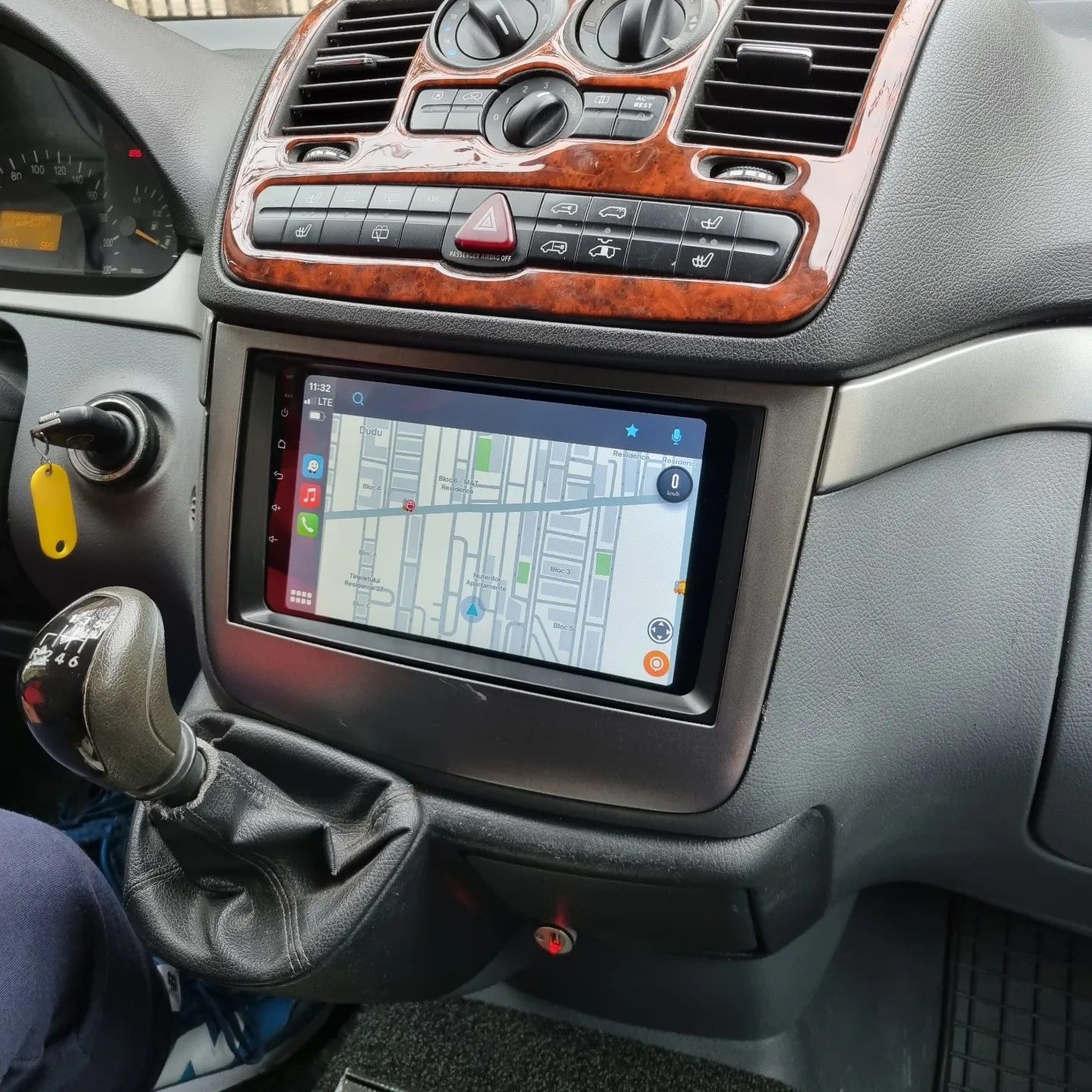 Navigatie android Mercedes Vito Waze YouTube GPS