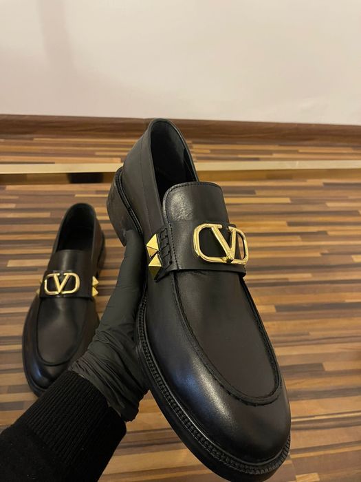 Model Pantof Valentino si Dolce Gabbana