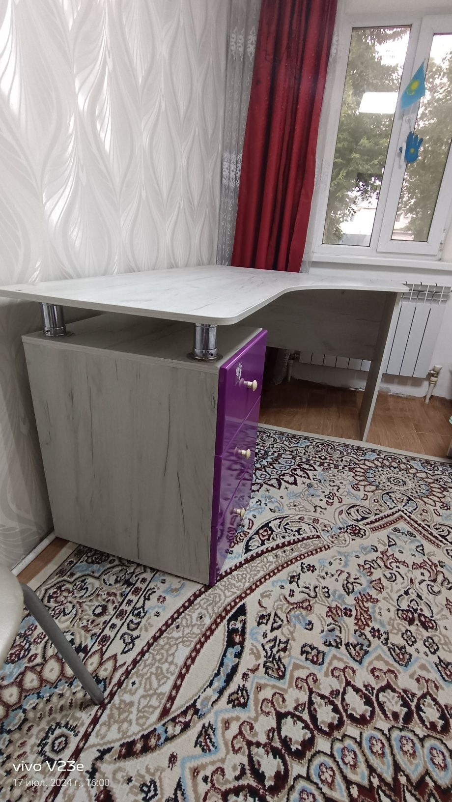 Срочно продам стол